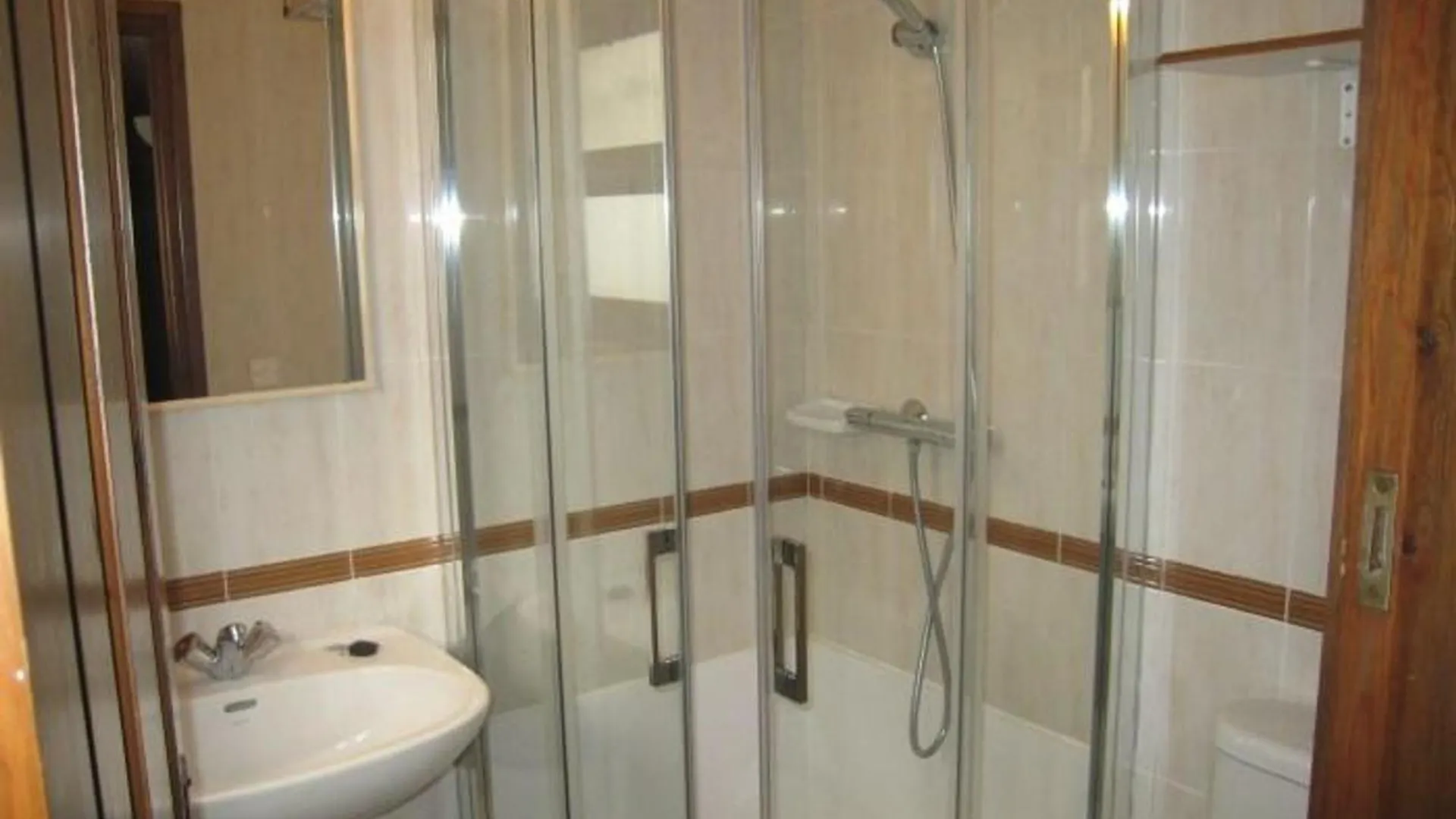 Casa Familiar Con Jardin, Piscina Y Vistas A Montgri En L'Estartit - Es-323-54 Villa